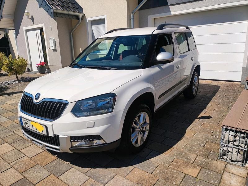 Weiß Gebraucht 2015 Skoda Yeti SUV | 6.500 € (Superpreis) - Bild 1/4