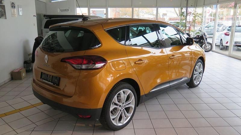 Gebraucht Renault Scénic IV Experience 116 PS (85 kW) 2018 Gelb Van / Kleinbus