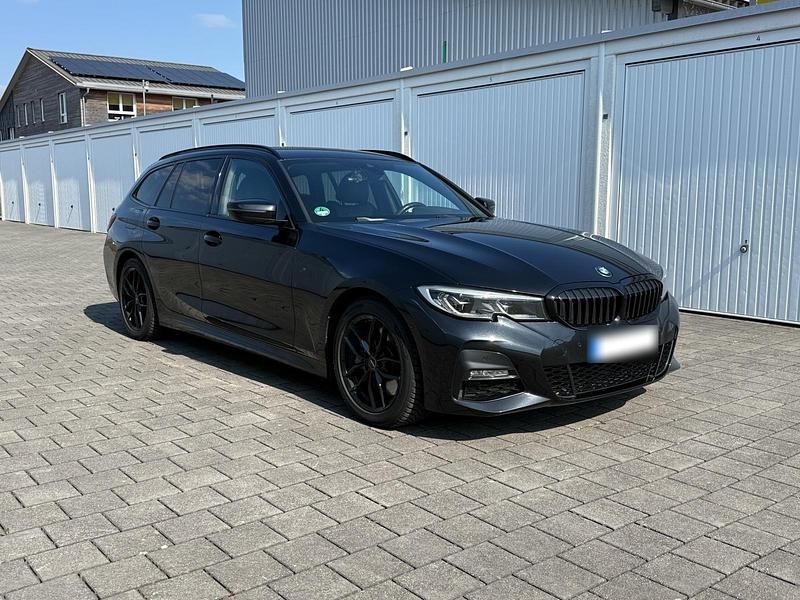Używany BMW 330 265 KM (194 kW) 2019 Czarny Kombi