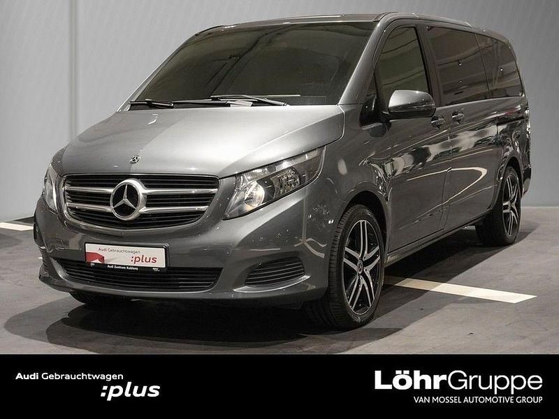 Grau Gebraucht 2019 Mercedes V250 Edition Van / Kleinbus | 40.980 € (Guter Preis) - Bild 1/4
