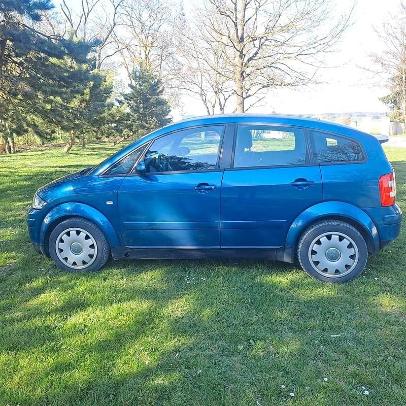 Gebraucht Audi A2 75 PS (55 kW) 2005 Blau Kleinwagen