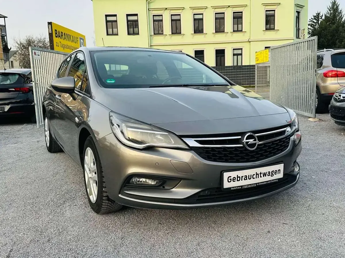 Gebraucht Opel Astra Edition 101 PS (74 kW) 2016 Grau Limousine