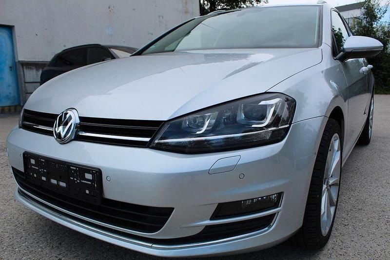 Silber Gebraucht 2014 VW Golf VII Highline Kombi | 9.900 € (Fairer Preis) - Bild 1/4