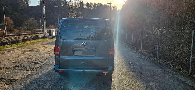 Gebraucht VW T5 131 PS (96 kW) 2006 Grau Van