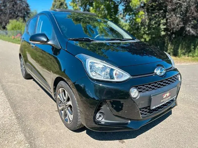 Gebraucht Hyundai i10 Style 87 PS (63 kW) 2017 Schwarz Kleinwagen