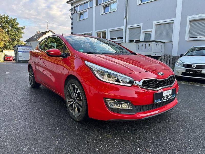 Rot Gebraucht 2014 Kia ProCeed Spirit Kleinwagen | 7.700 € (Fairer Preis) - Bild 1/4