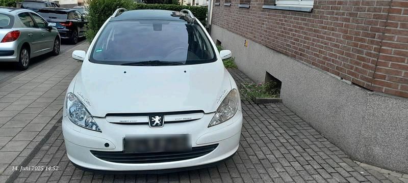 Weiß Gebraucht 2004 Peugeot 307 Sport Kombi | 799 € (Guter Preis) - Bild 1/4