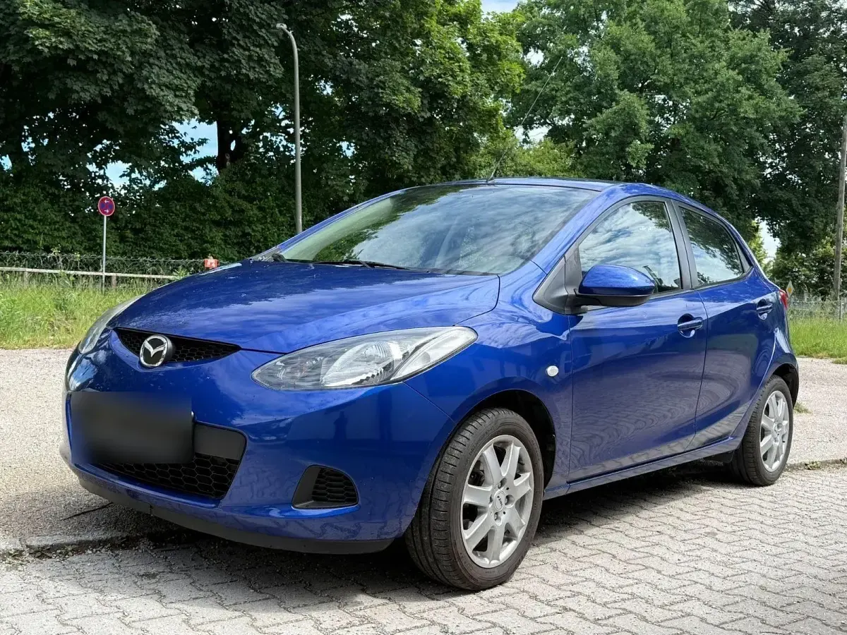 Gebraucht Mazda 2 Independence 86 PS (63 kW) 2009 Blau Kleinwagen