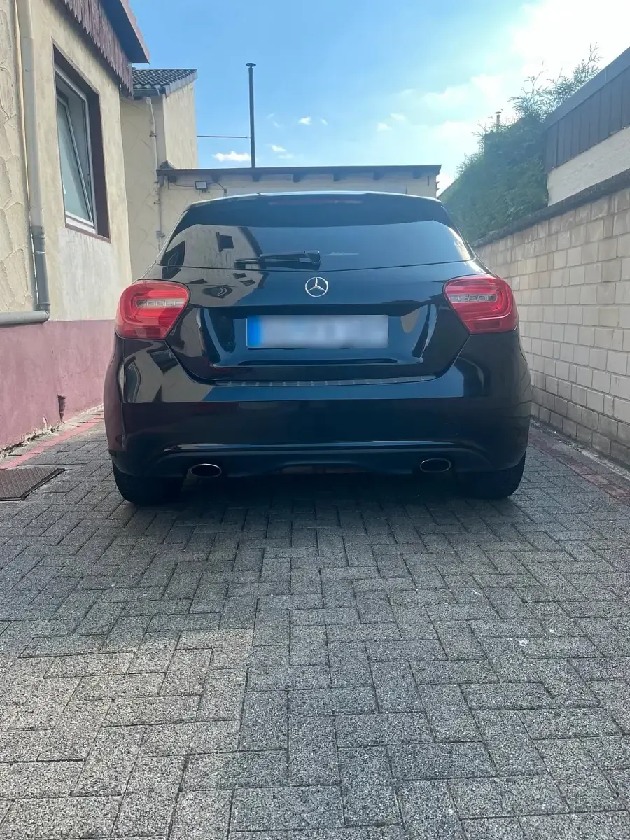 Gebraucht Mercedes A200 156 PS (114 kW) 2012 Schwarz Kleinwagen