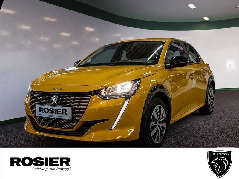 Gelb / faro gelb (metallic) Gebraucht 2022 Peugeot e-208 Active Kleinwagen | 14.679 € (Guter Preis) - Bild 1/4