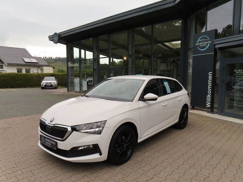 Weiss Gebraucht 2020 Skoda Scala Cool Plus Kleinwagen | 17.670 € (Fairer Preis) - Bild 1/4
