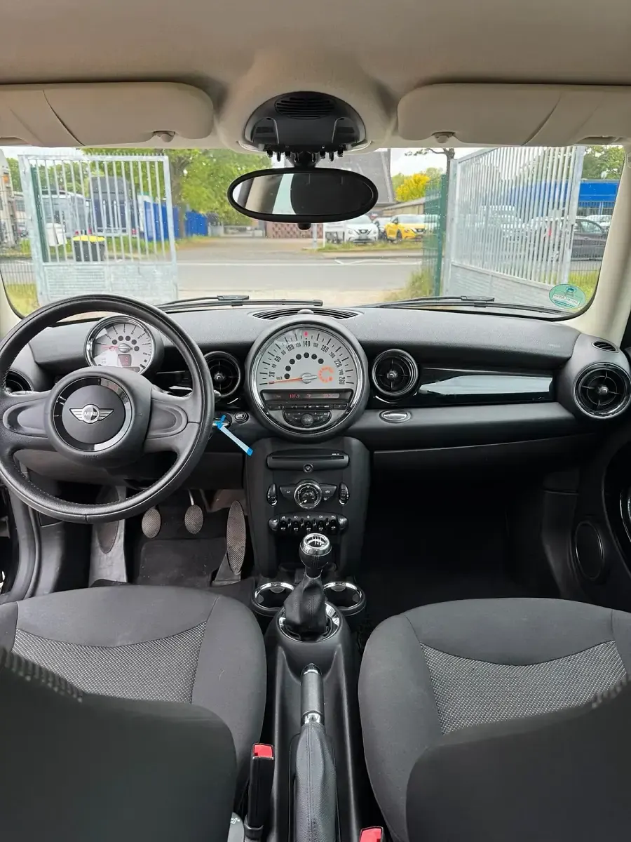 Gebraucht Mini Cooper 116 PS (85 kW) 2013 Schwarz Kleinwagen
