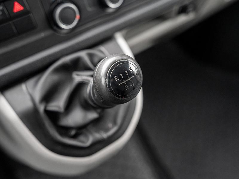 Gebraucht VW T6.1 102 PS (75 kW) 2019 Weiß Van