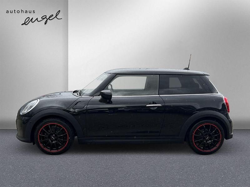 Gebraucht Mini Cooper Essential 136 PS (100 kW) 2023 Midnight black ii Kleinwagen