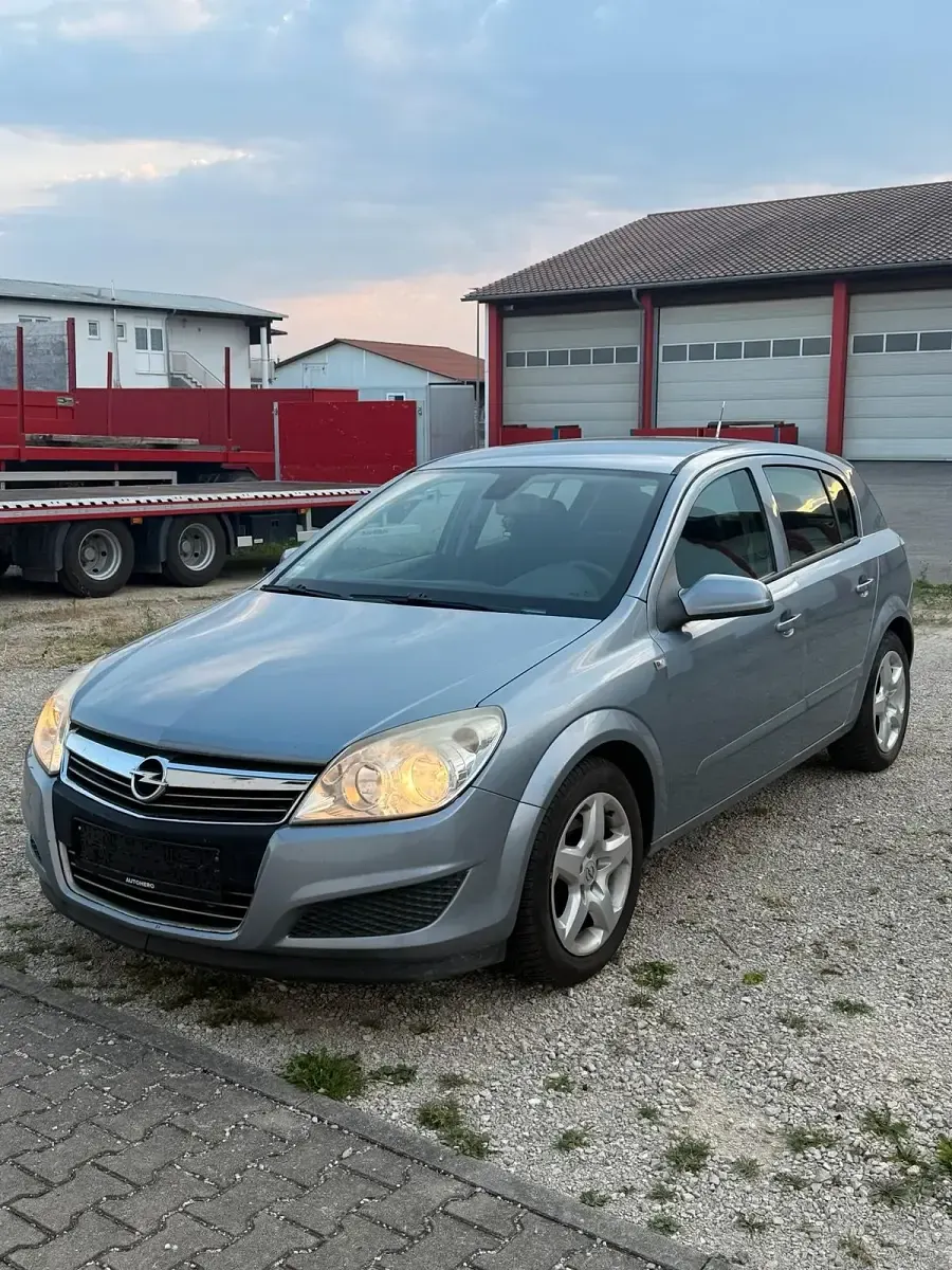 Gebraucht Opel Astra 110 PS (80 kW) 2007 Limousine