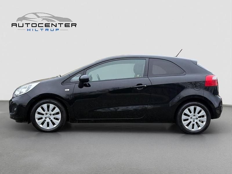 Gebraucht Kia Rio DREAM-TEAM Edition 86 PS (63 kW) 2014 Schwarz Kleinwagen