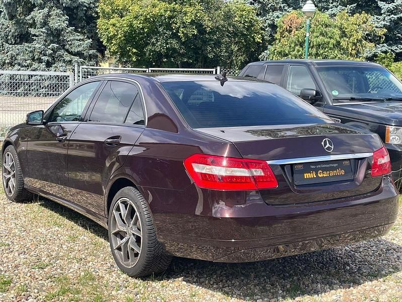 Gebraucht Mercedes E220 170 PS (125 kW) 2010 Braun Limousine