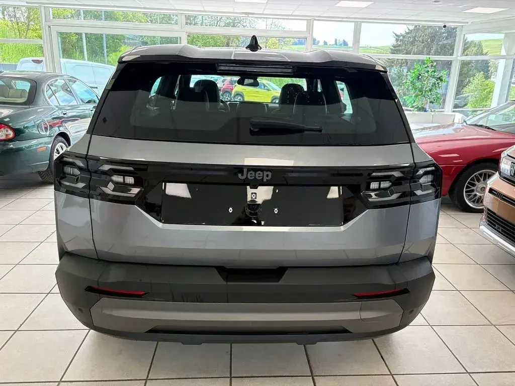 Uusi Jeep Compass Altitude 144 HP (105 kW) 2026 Harmaa Katumaasturi