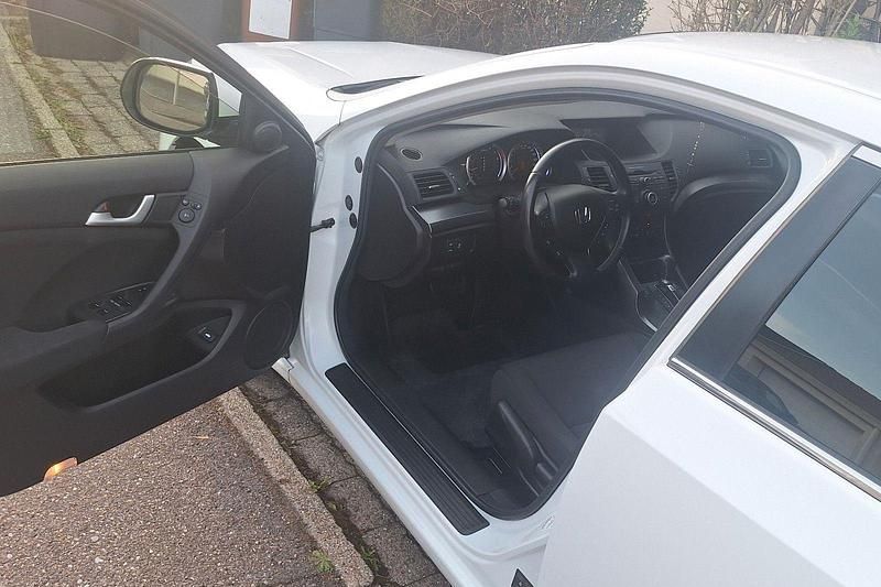 Gebraucht Honda Accord Executive 156 PS (114 kW) 2013 Weiß Kombi