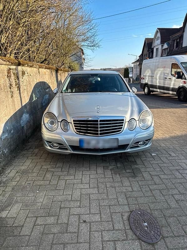Gebraucht Mercedes E320 224 PS (164 kW) 2006 Grau Limousine
