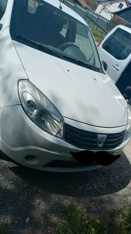 Second-hand Dacia Sandero 75 CP (55 kW) 2009 Alb Berlinǎ