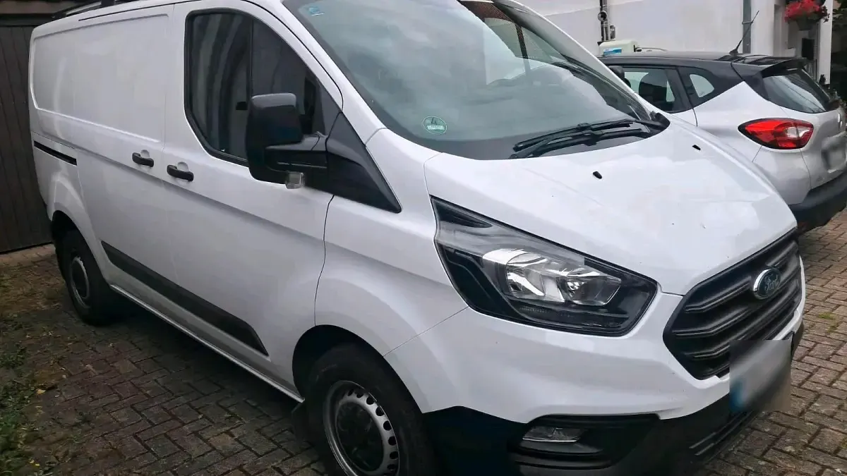 Gebraucht Ford Transit Custom 105 PS (77 kW) 2021 Weiß Van