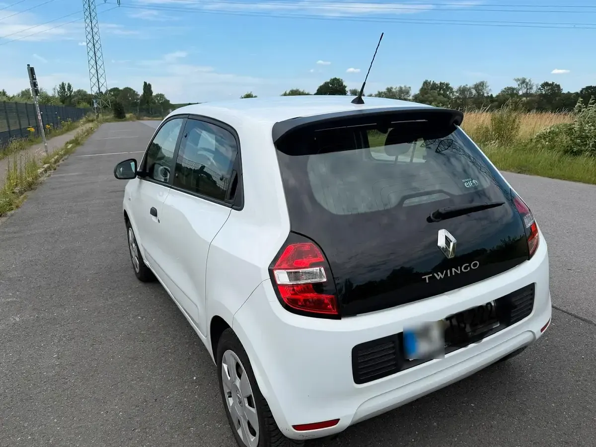 Gebraucht Renault Twingo Life 69 PS (50 kW) 2016 Weiß Kleinwagen