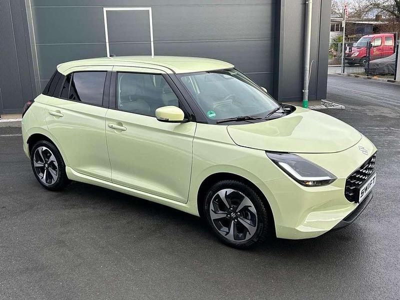 Gebraucht Suzuki Swift Comfort+ 83 PS (61 kW) 2025 Gelb Kleinwagen