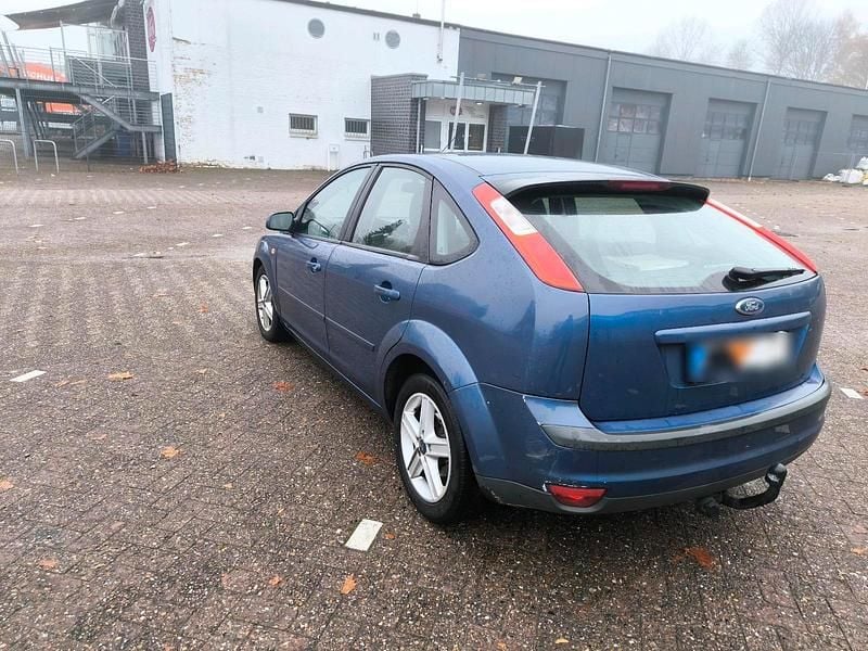 Blau Gebraucht 2007 Ford Focus Kleinwagen | 990 € (Superpreis) - Bild 1/4