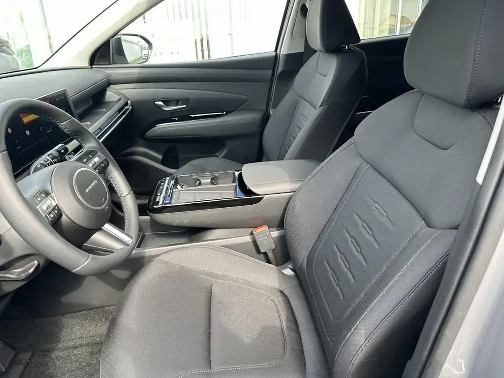 Neu Hyundai Tucson Style 215 PS (158 kW) 2025 Silber SUV