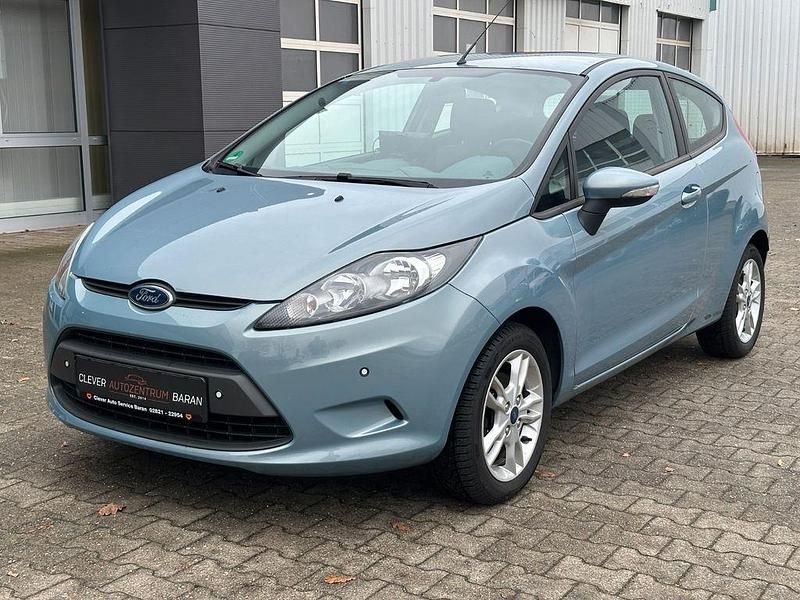Gebraucht Ford Fiesta Trend 60 PS (44 kW) 2010 Avalongrau Kleinwagen