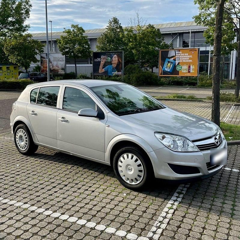 Gebraucht Opel Astra 115 PS (84 kW) 2009 Kleinwagen