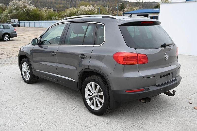Gebraucht VW Tiguan 140 PS (102 kW) 2011 Grau SUV