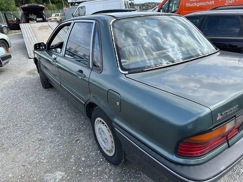 Grau Gebraucht 1990 Mitsubishi Galant Limousine | 1.200 € - Bild 1/4