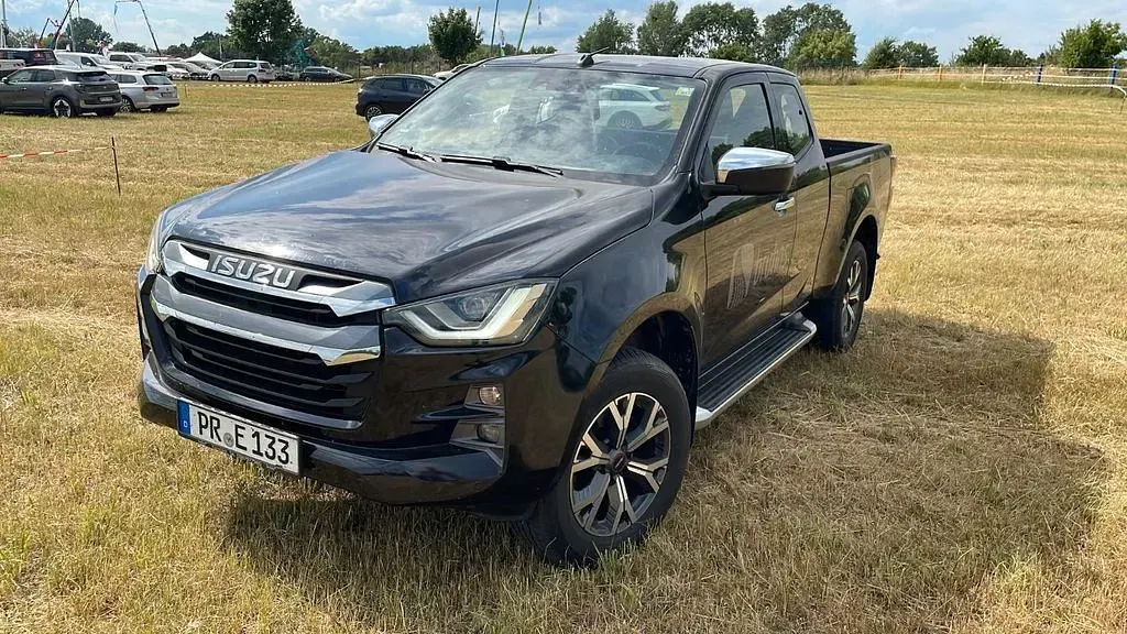 Gebraucht Isuzu D-Max 163 PS (119 kW) 2023 Schwarz Pickup