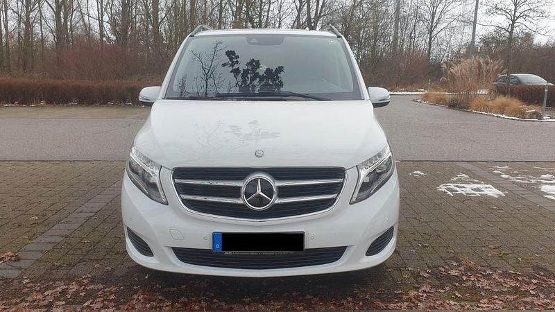 Gebraucht Mercedes V250 Edition 190 PS (139 kW) 2016 Weiß Van / Kleinbus