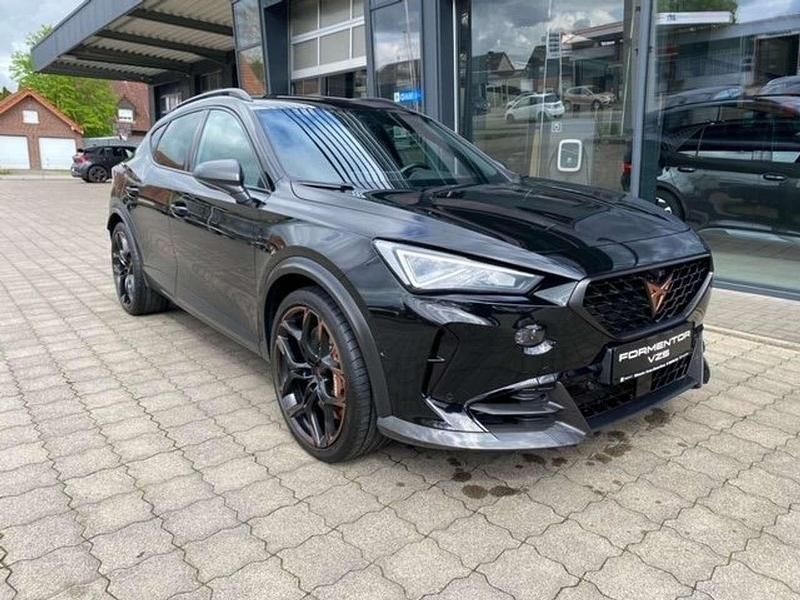 Midnight schwarz Gebraucht 2022 Cupra Formentor VZ SUV | 43.890 € (Teuer) - Bild 1/4