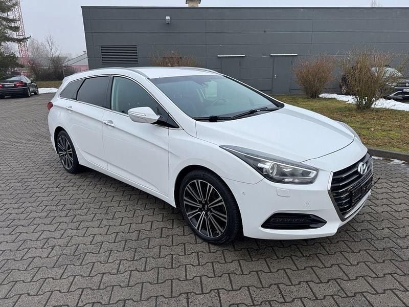 Weiß Gebraucht 2016 Hyundai i40 Premium Kombi | 7.900 € (Fairer Preis) - Bild 1/4