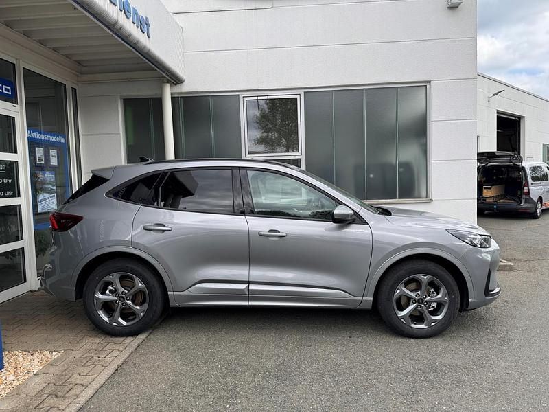 Gebraucht Ford Kuga ST-Line 182 PS (133 kW) 2024 Solarsilber SUV