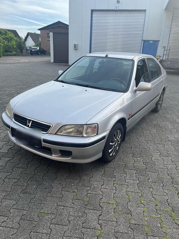 Grau Gebraucht 2001 Honda Civic Limousine | 1.300 € (Fairer Preis) - Bild 1/4