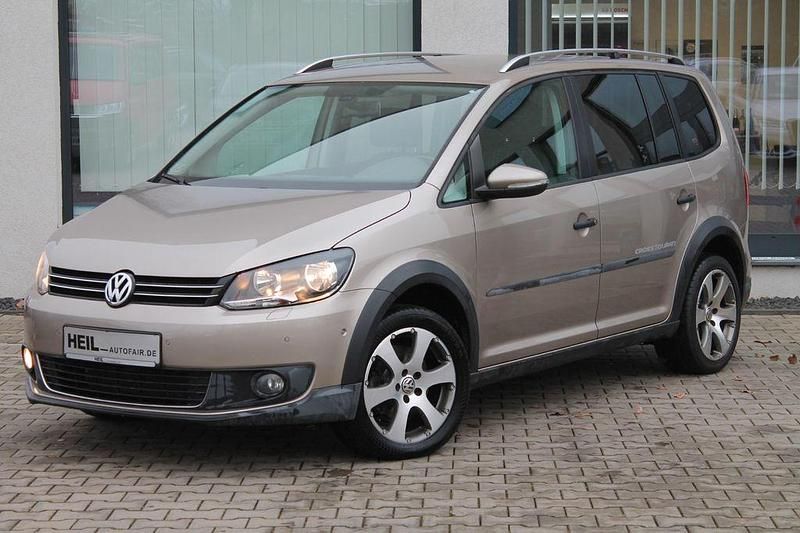 Beige Gebraucht 2013 VW Touran Cross Van / Kleinbus | 11.398 € (Fairer Preis) - Bild 1/4