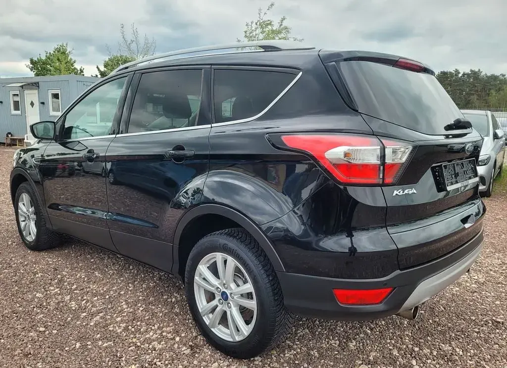 Usata Ford Kuga Cool & Connect 150 CV (110 kW) 2018 Nero SUV