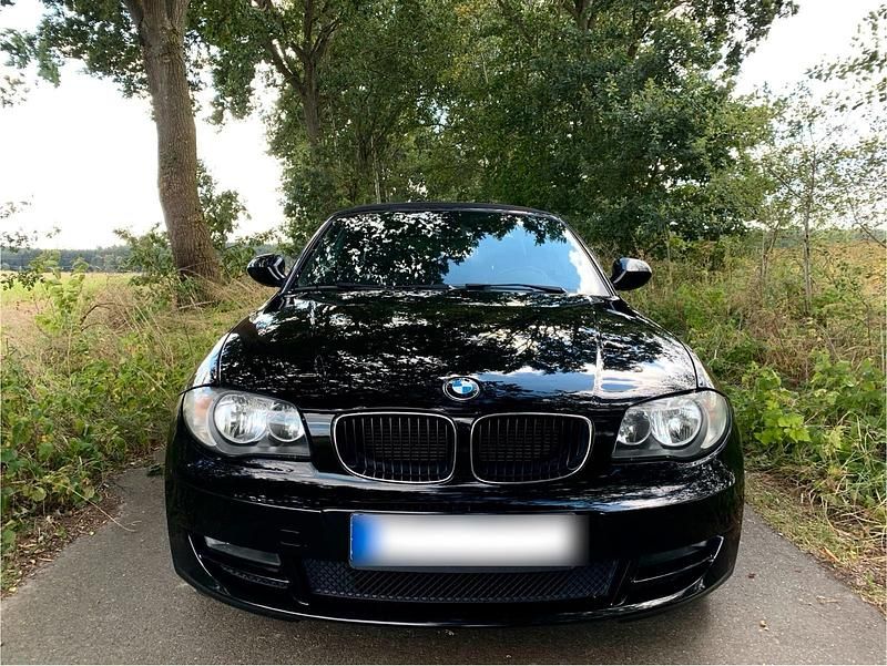 Schwarz Gebraucht 2010 BMW 118 Cabriolet Cabrio | 7.750 € (Etwas zu teuer) - Bild 1/4