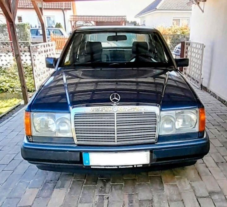 Blau Gebraucht 1991 Mercedes 230 Limousine | 3.333 € - Bild 1/4
