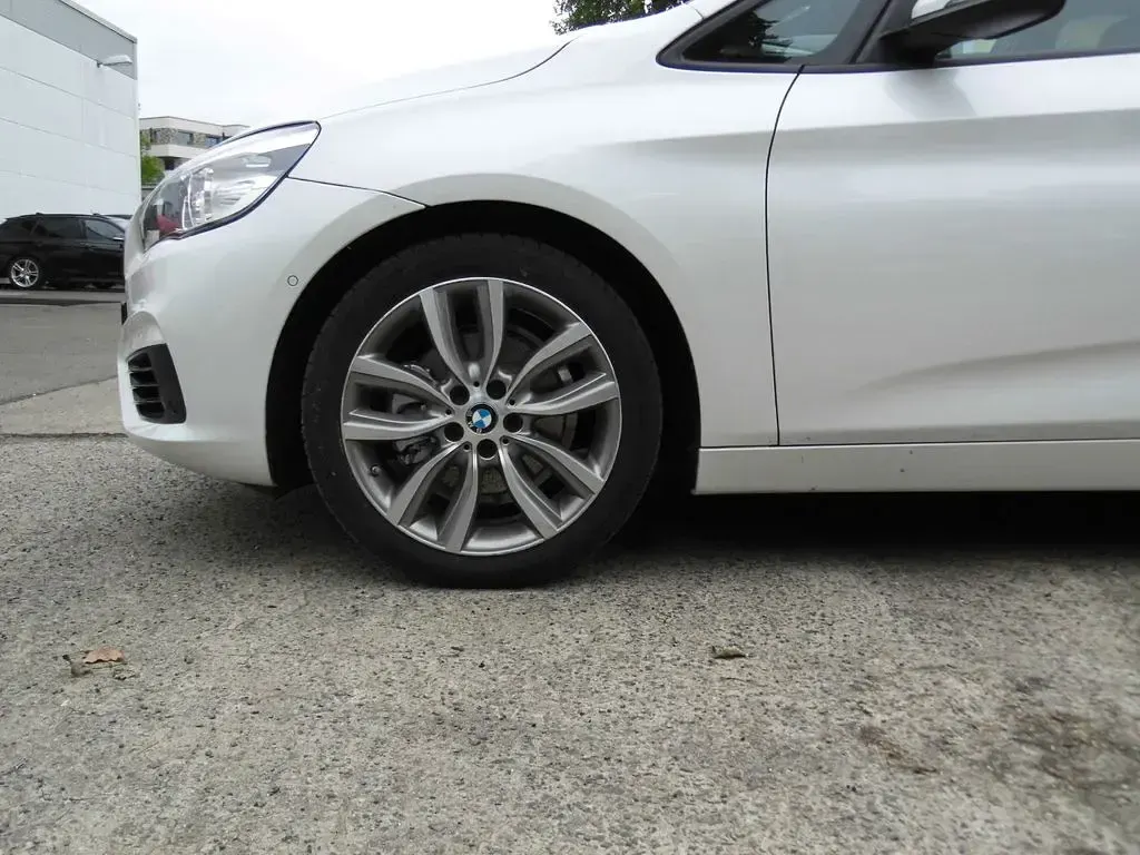 Gebraucht BMW 220 Sport Line 192 PS (141 kW) 2017 Weiß Van / Kleinbus