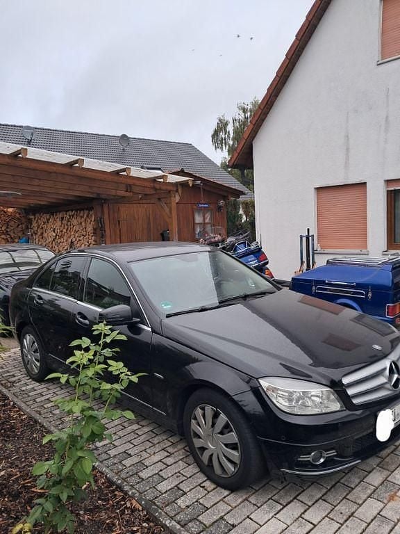 Schwarz Gebraucht 2010 Mercedes C180 Limousine | 5.000 € (Superpreis) - Bild 1/4