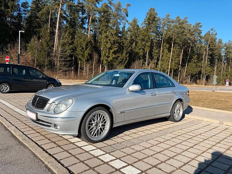Gebraucht Mercedes E280 231 PS (169 kW) 2005 Silber Limousine