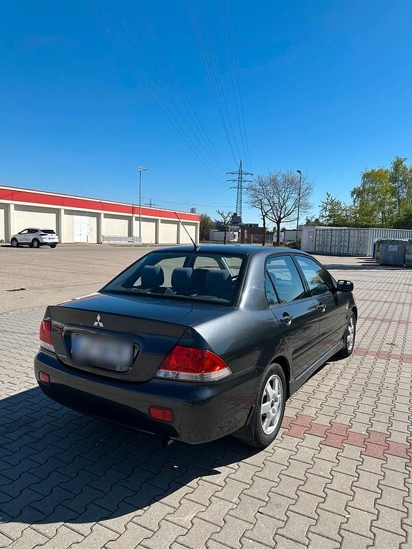Usata Mitsubishi Lancer 98 CV (72 kW) 2004 Grigio Berlina