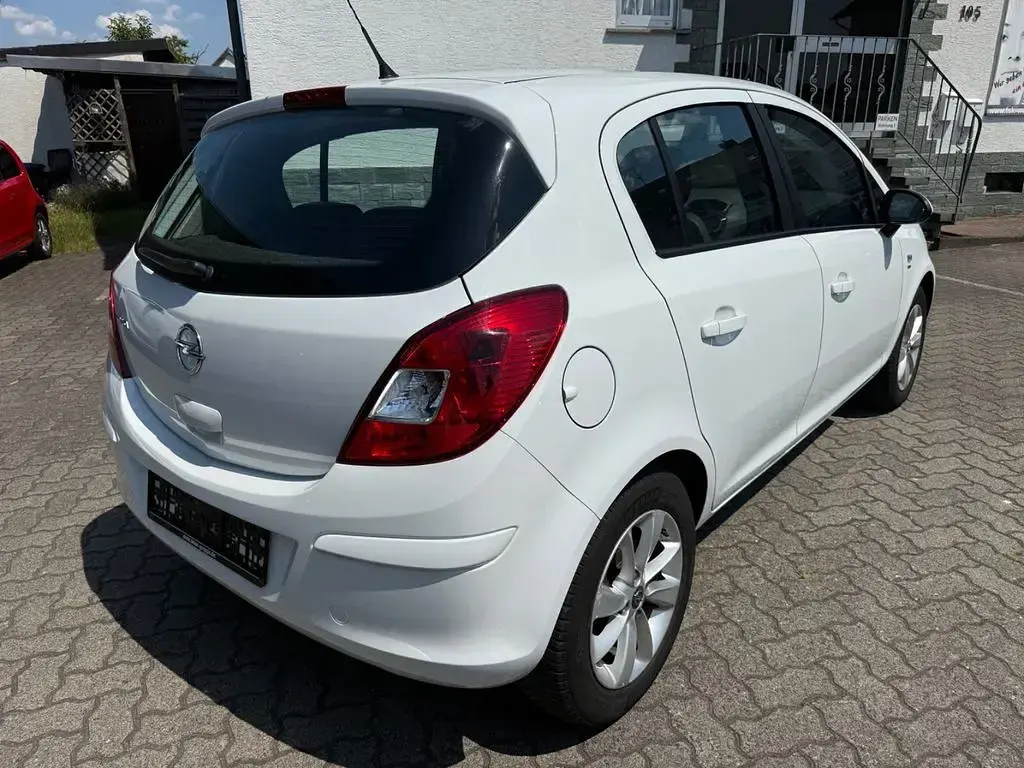 Gebraucht Opel Corsa Energy 69 PS (50 kW) 2014 Weiß Kleinwagen