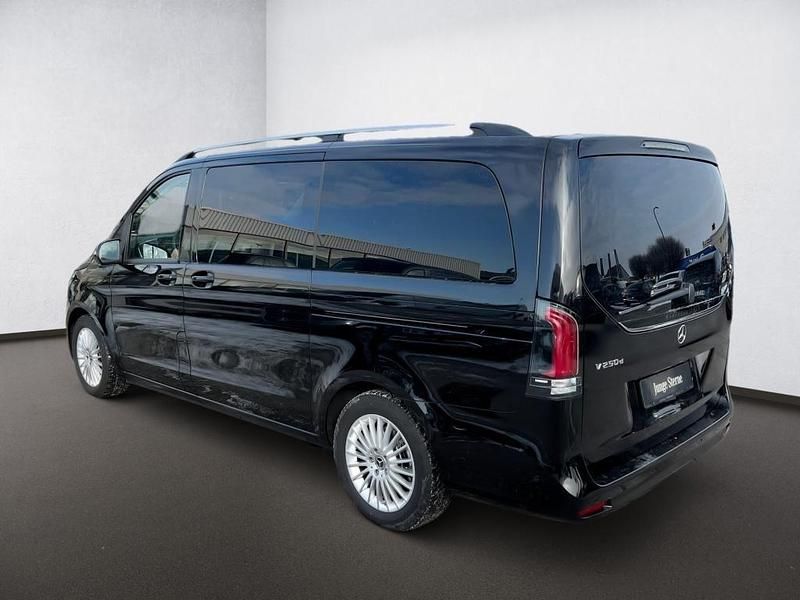 Gebraucht Mercedes V250 Style 190 PS (139 kW) 2025 Obsidianschwarz Van / Kleinbus
